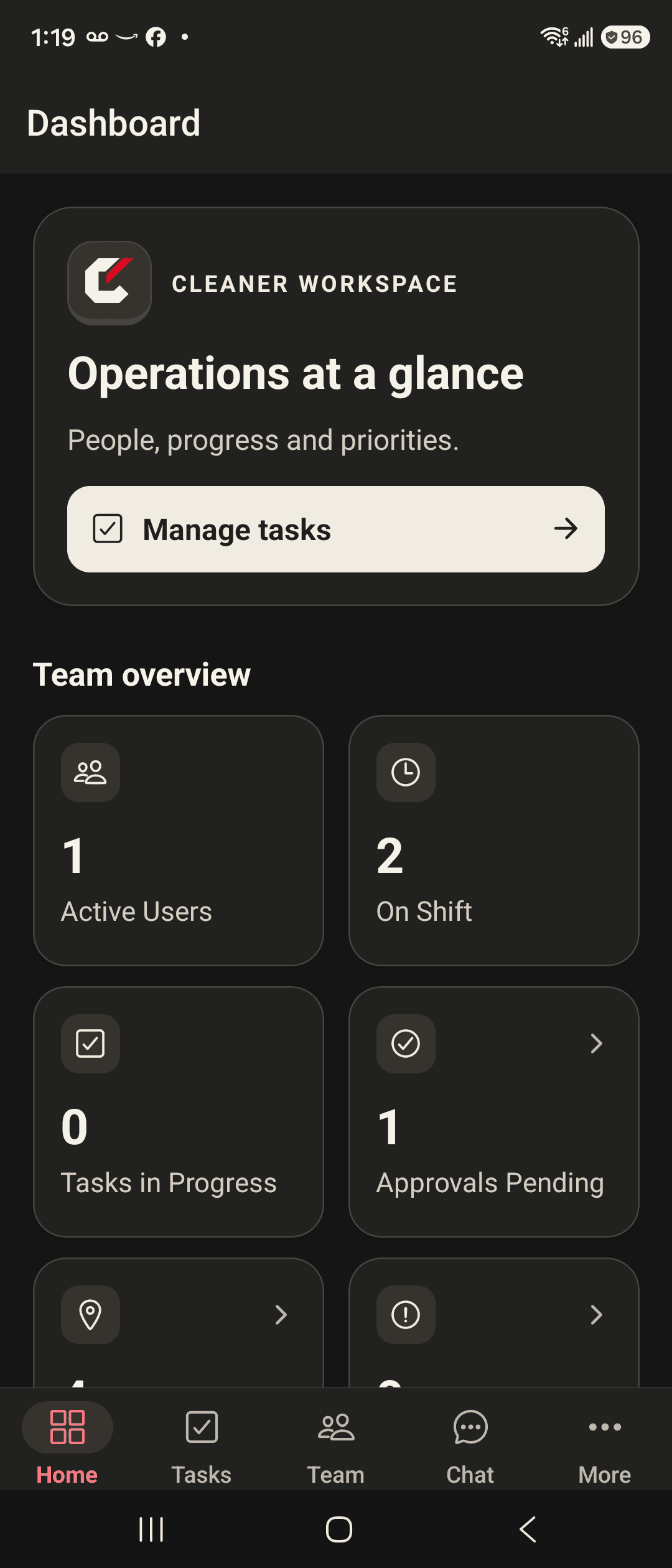 Panel Android de Cleaner en inglés con tareas, actividad del equipo y aprobaciones pendientes